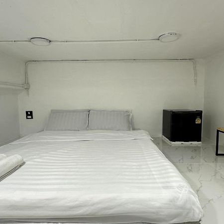 Megun Capsule 150 Cm Apartman Bangkok Kültér fotó