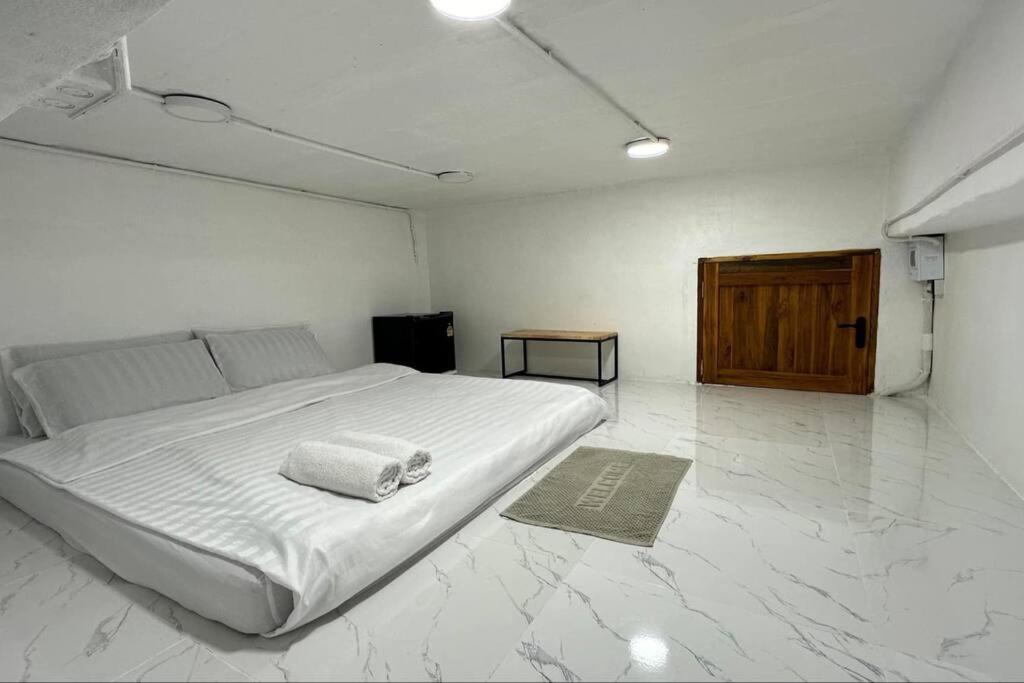 Megun Capsule 150 Cm Apartman Bangkok Kültér fotó